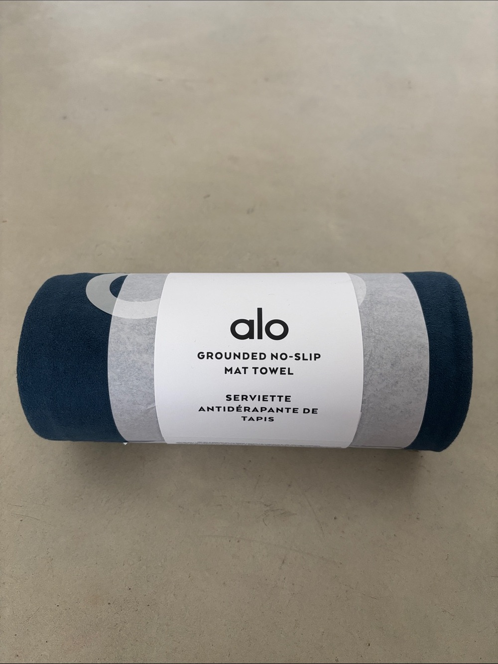 New Alo Yoga Grounded No Slip Yoga Mat Towel in Eclipse Blue